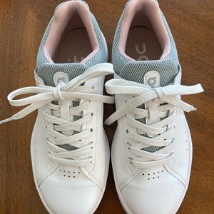 On Cloud The Roger Advantage